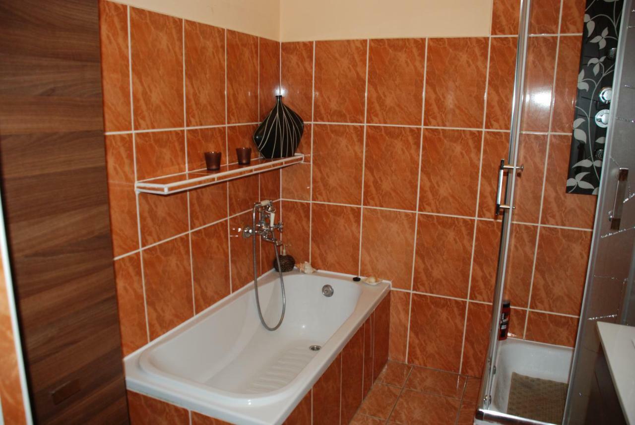 Dom Chotomow Appartement Buitenkant foto